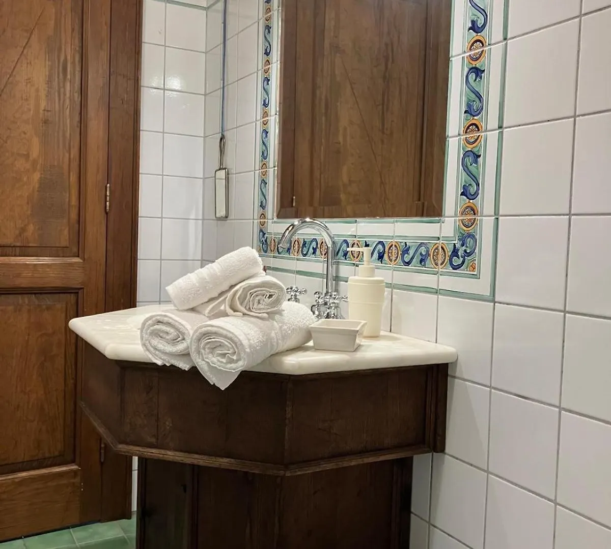 Дом отдыха Вилла Casale Moscatella - Sea & Country Retreat Джардини-Наксос Италия